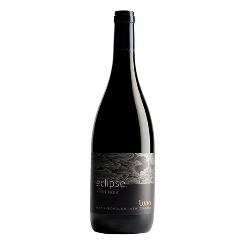 Chapman eclipse noir. Мартинборо вино. Стиль Пино Нуар детективы. Martinborough