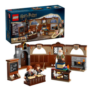 LEGO Hogwarts Castle Charms Class